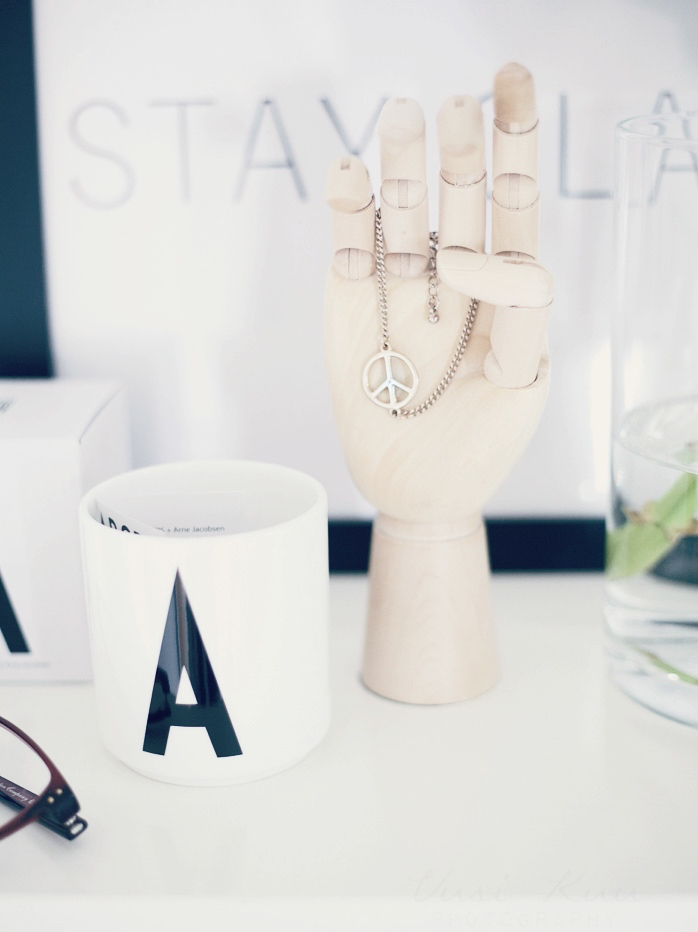 hay-hand